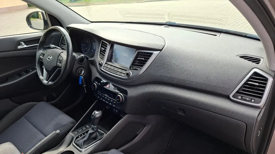 HYUNDAI Tucson -