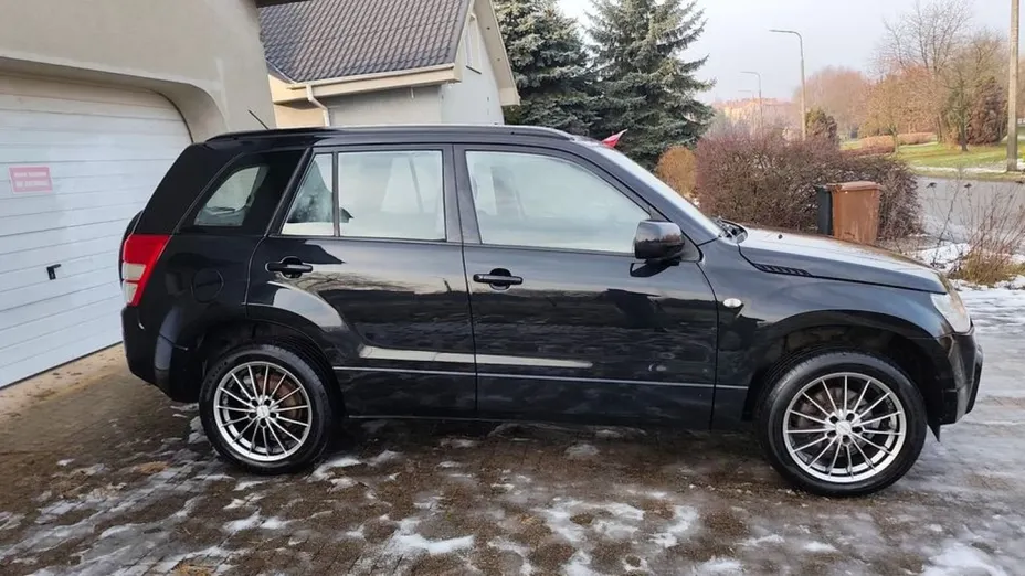 SUZUKI Grand Vitara -