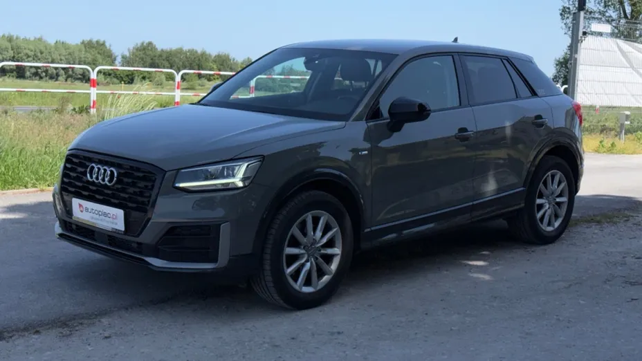 AUDI Q2 -