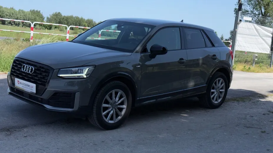 AUDI Q2 -