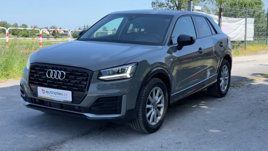AUDI Q2 -