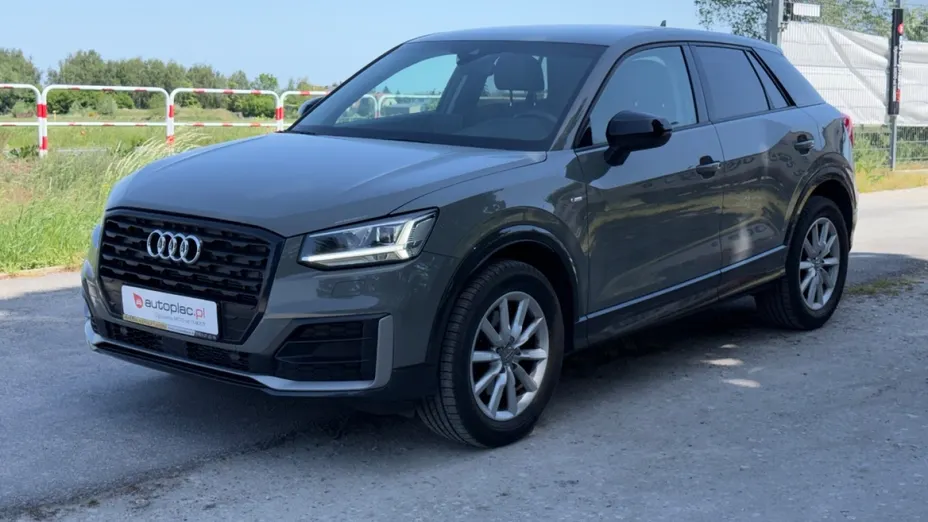 AUDI Q2 -