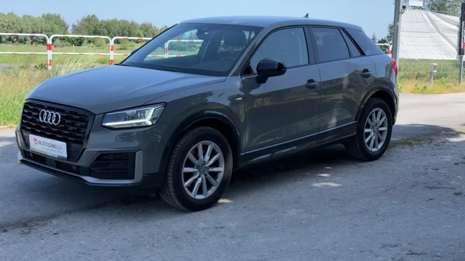 AUDI Q2 -
