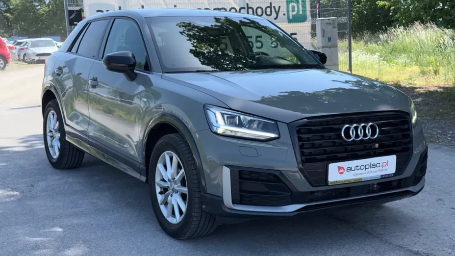 AUDI Q2 -