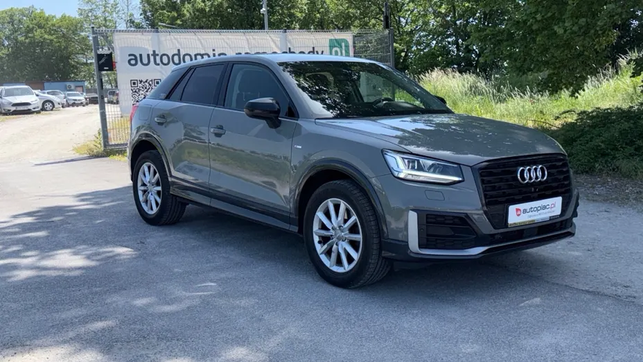 AUDI Q2 -