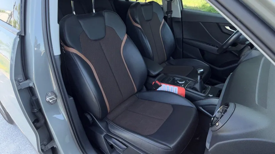 AUDI Q2 -