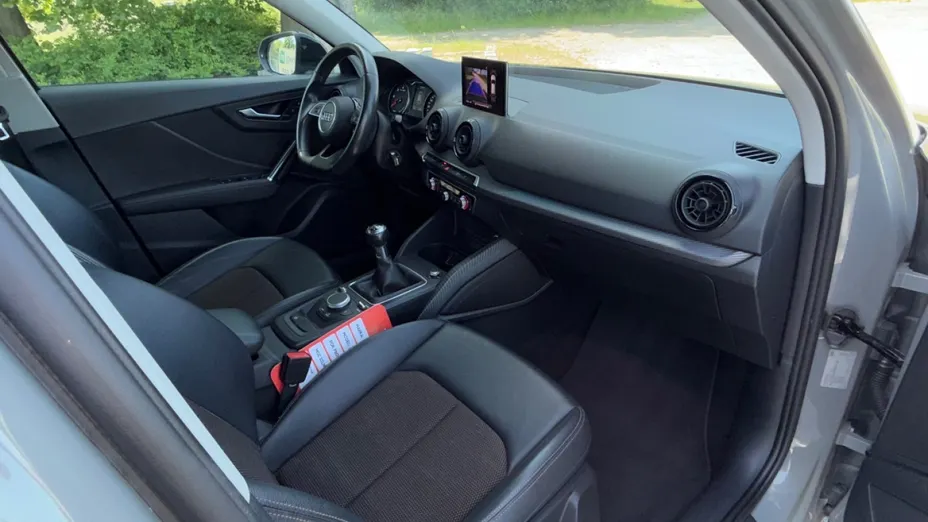 AUDI Q2 -