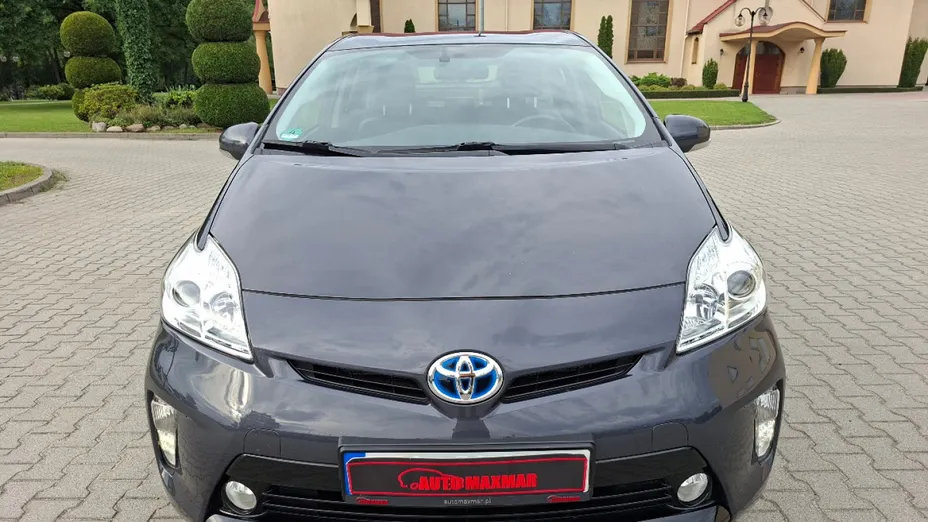 TOYOTA Prius -