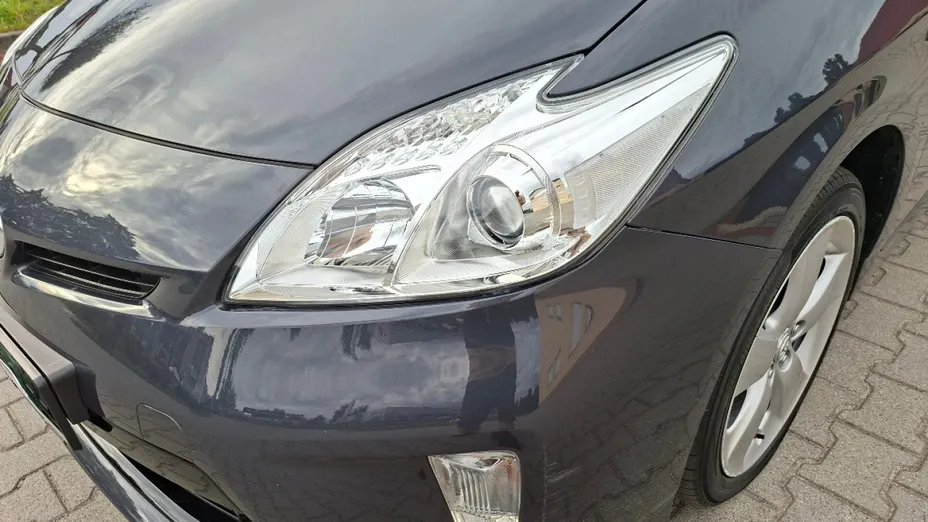 TOYOTA Prius -