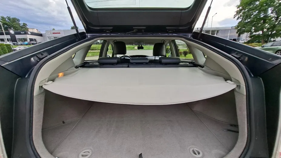 TOYOTA Prius -