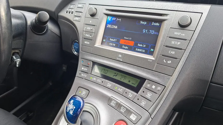 TOYOTA Prius -