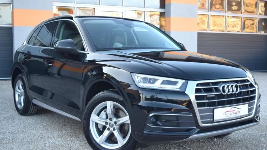 AUDI Q5 -