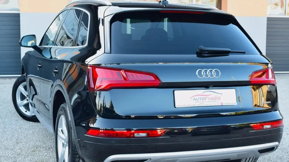 AUDI Q5 -