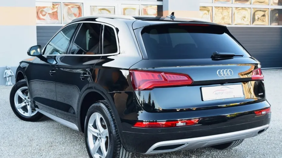 AUDI Q5 -