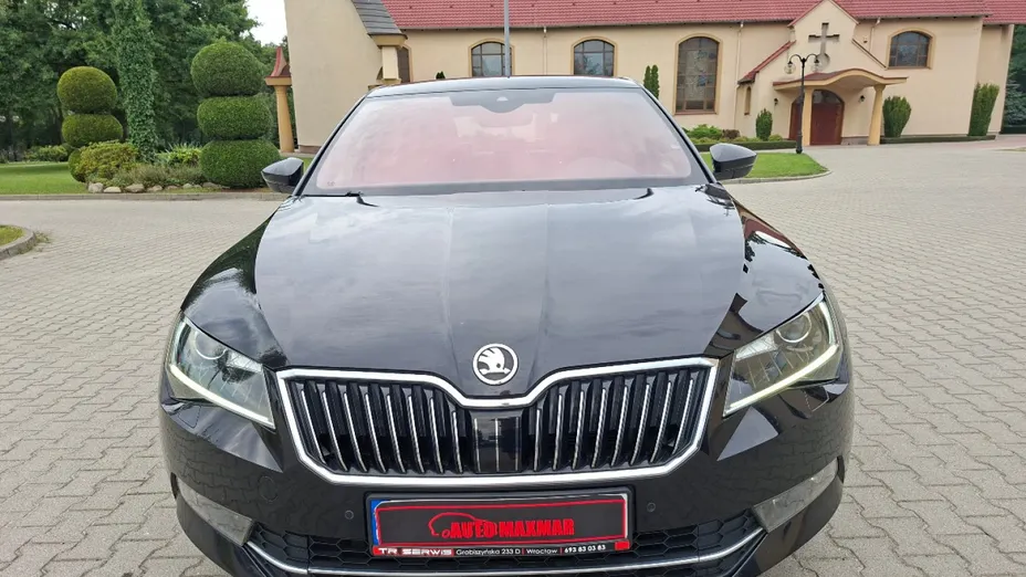 SKODA Superb -
