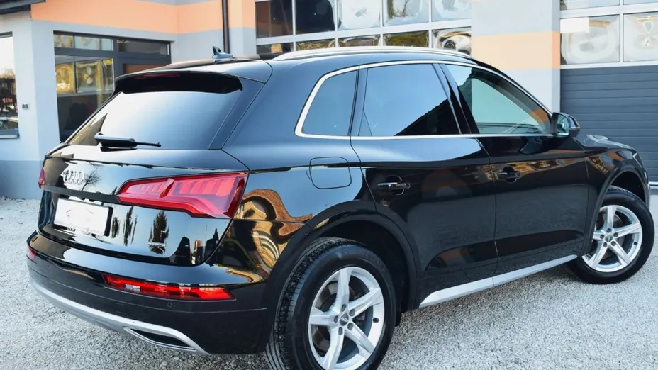 AUDI Q5 -