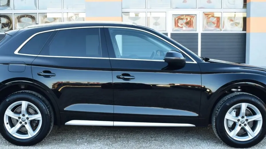 AUDI Q5 -