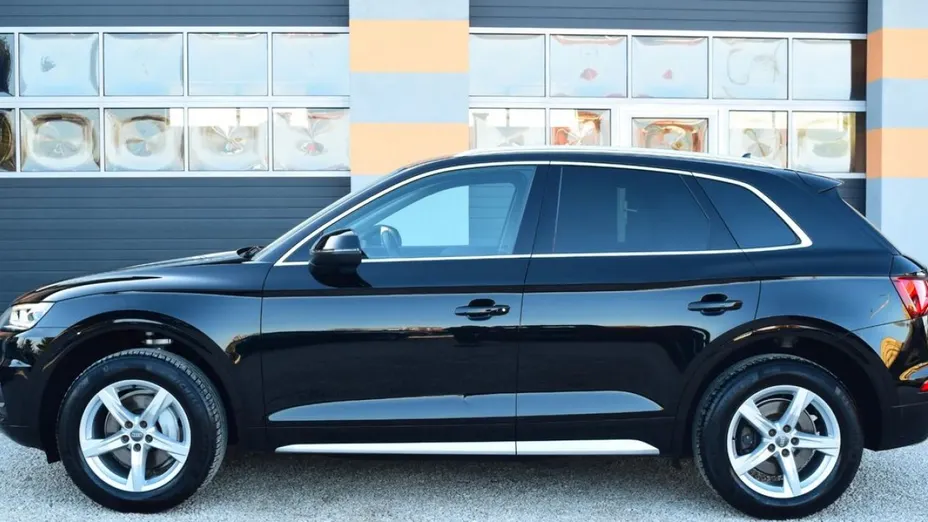 AUDI Q5 -