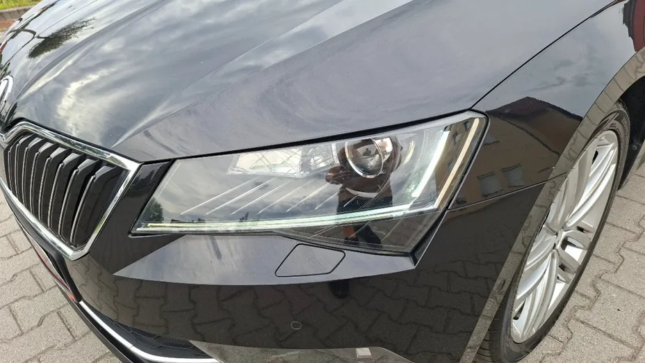 SKODA Superb -