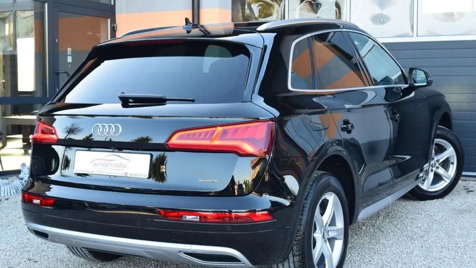 AUDI Q5 -
