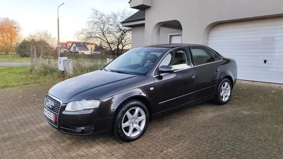 AUDI A4 -