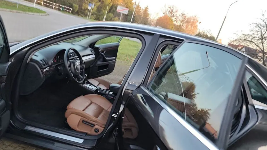 AUDI A4 -