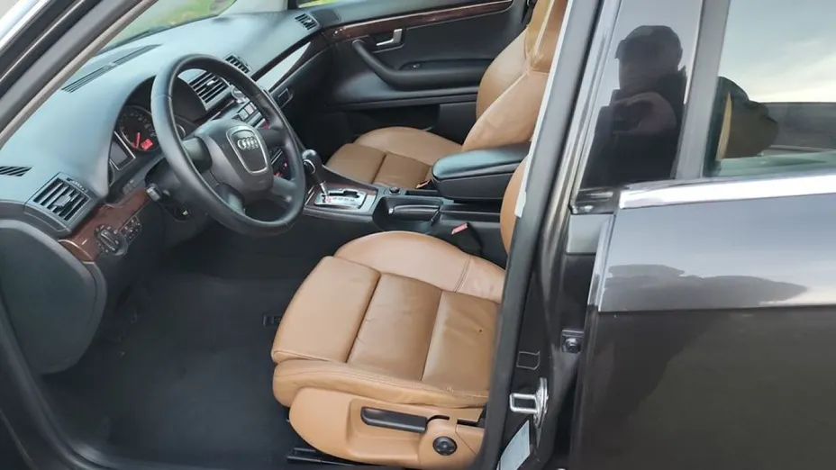 AUDI A4 -