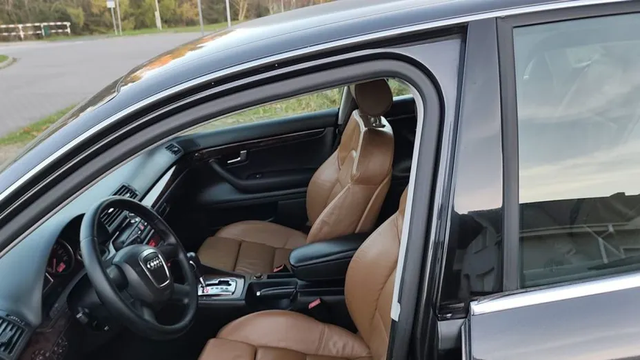 AUDI A4 -