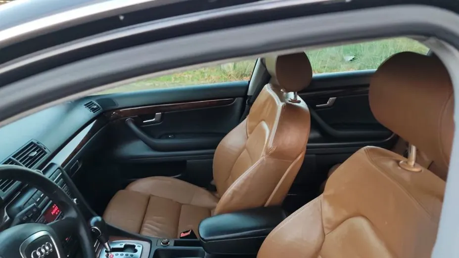 AUDI A4 -