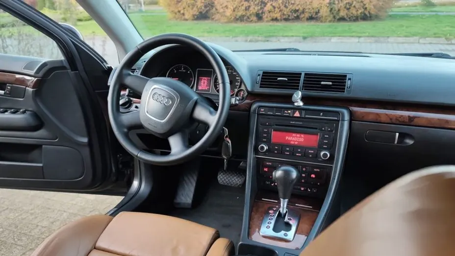 AUDI A4 -