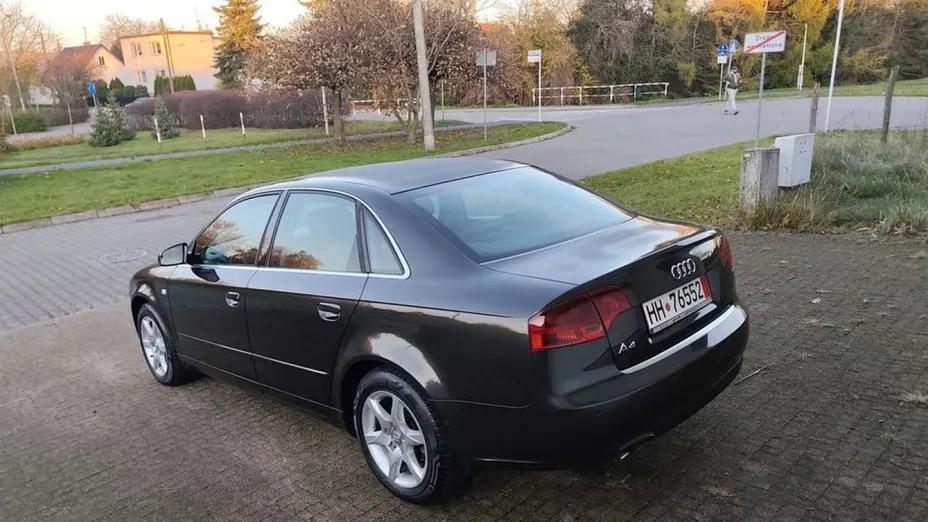 AUDI A4 -