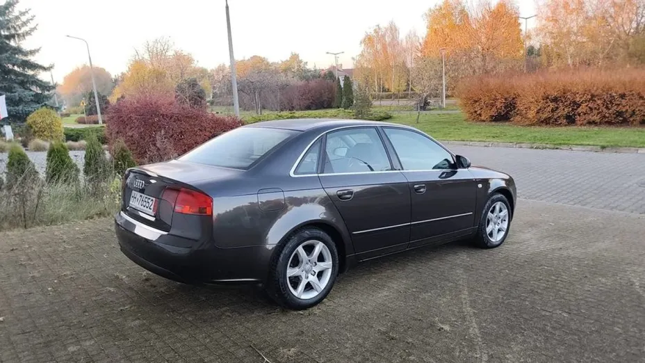 AUDI A4 -