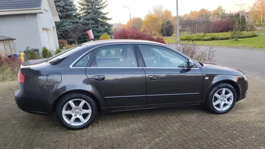 AUDI A4 -