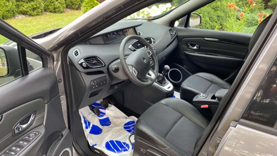 RENAULT Grand Scenic -