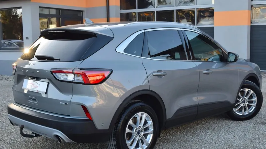 FORD Kuga -