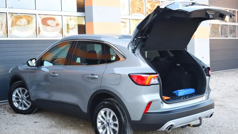 FORD Kuga -