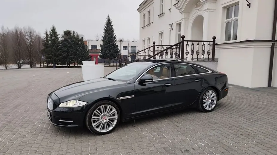 JAGUAR XJ -