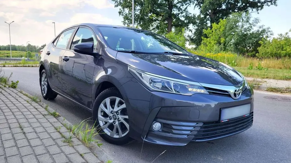 TOYOTA Corolla -