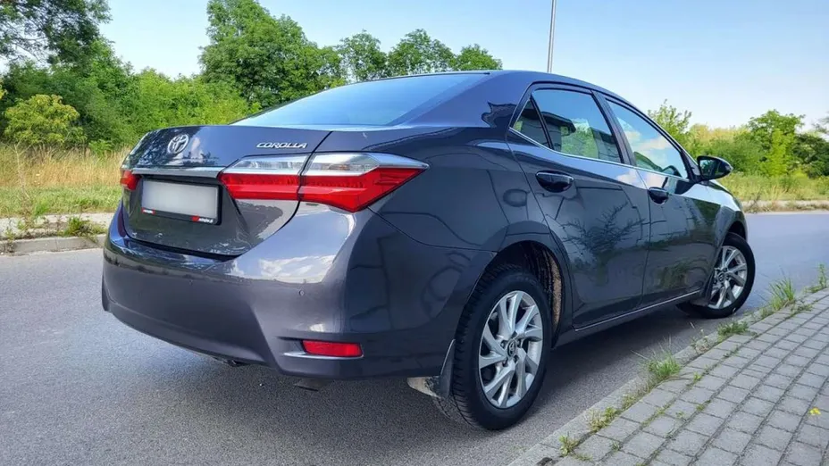 TOYOTA Corolla -