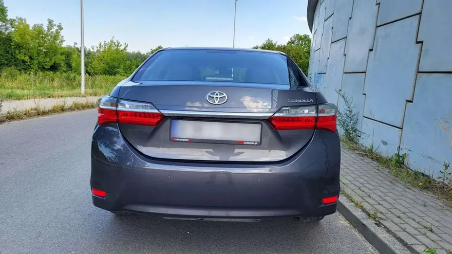 TOYOTA Corolla -