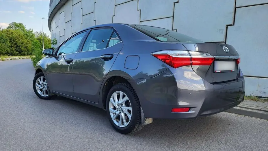 TOYOTA Corolla -