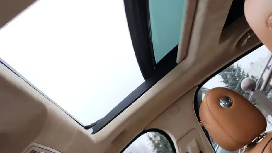 JAGUAR XJ -