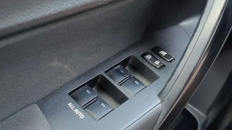 TOYOTA Corolla -
