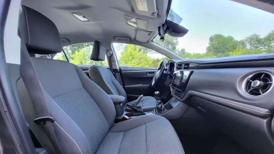 TOYOTA Corolla -