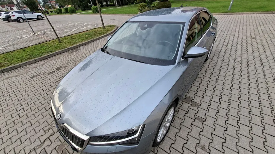 SKODA Superb -