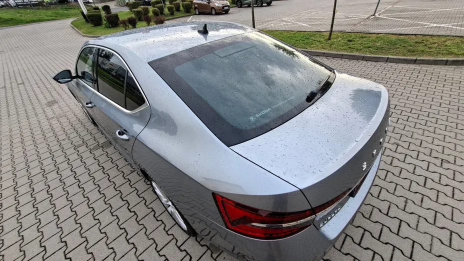SKODA Superb -