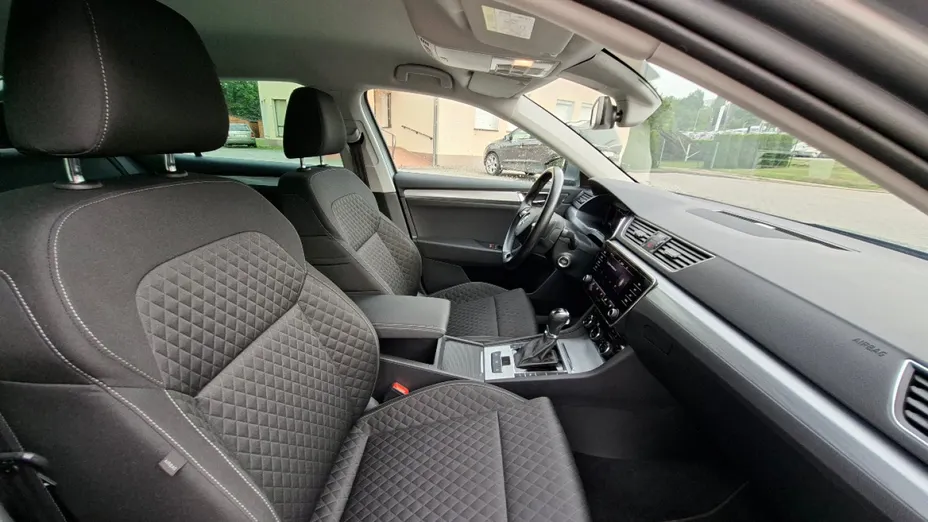 SKODA Superb -