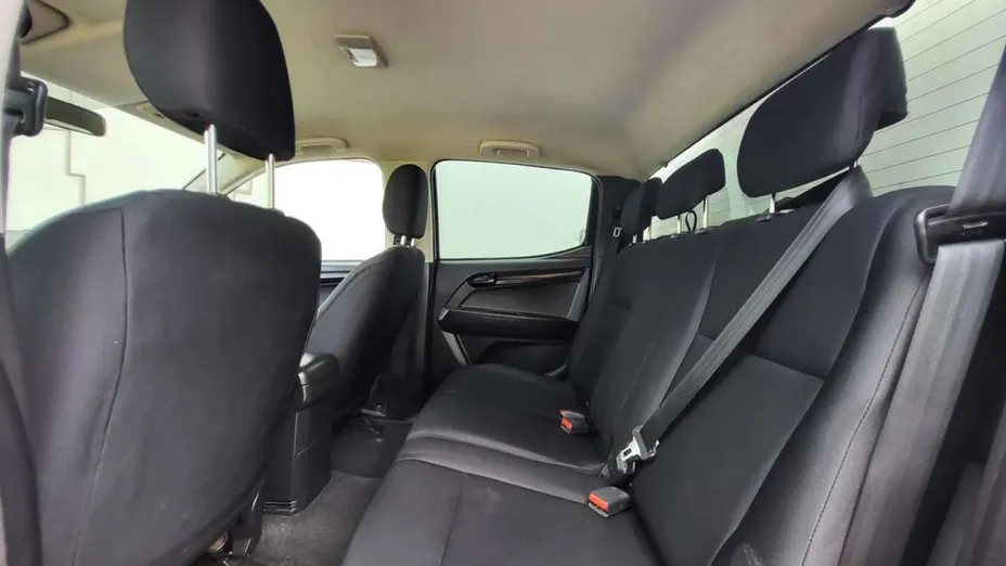 ISUZU D-Max -