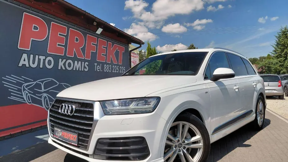 AUDI Q7 -