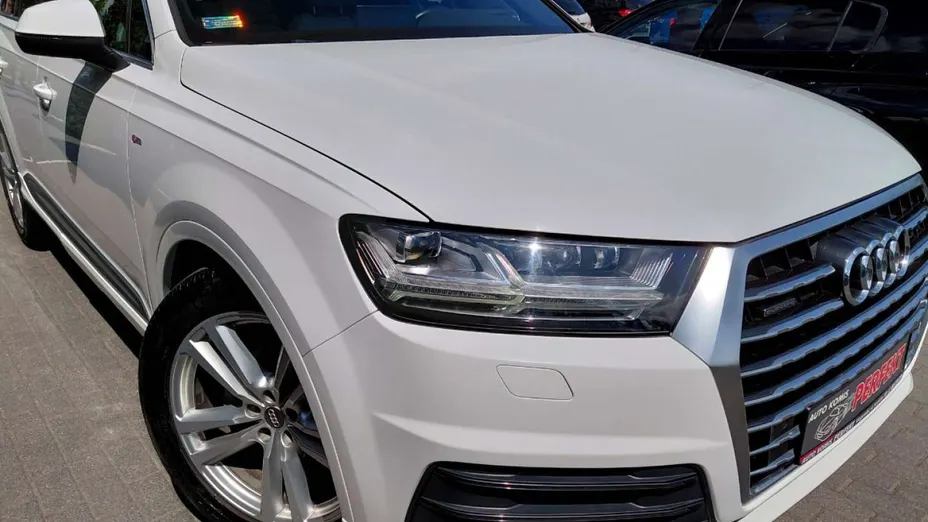 AUDI Q7 -